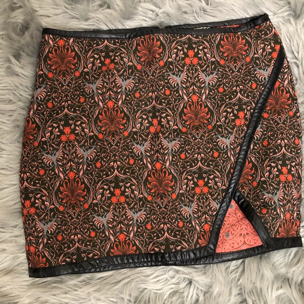 Medallion Design Mini Skirt with Faux Leather Trim
